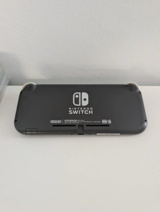 Nintendo Switch Lite Negra + Cargador Nintendo