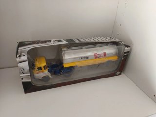 Pegaso Comet Leche Pascual 1/43