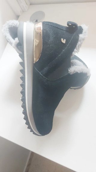 Botines negros con forro de pelo