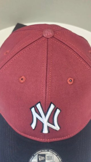 Gorra New Era NY Yankees Roja y Negra