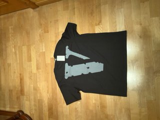 Camiseta Vlone Negra con Logo Gris