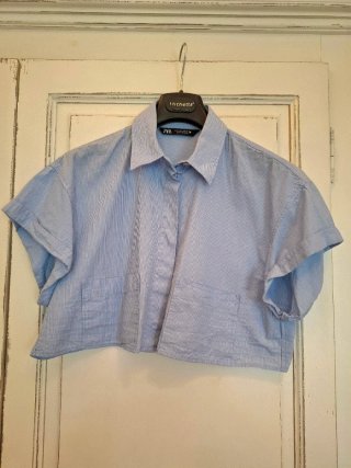 Camicia crop Zara righe azzurre