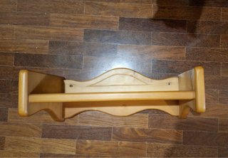 Estantería madera pino con cajones y baldas.