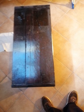 Sgabello in legno massiccio