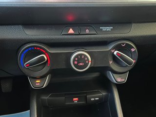 KIA Stonic HYBRID  T-GDI  MHEV  CONCEPT