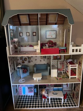 Casa de muñecas con muebles Imaginarium