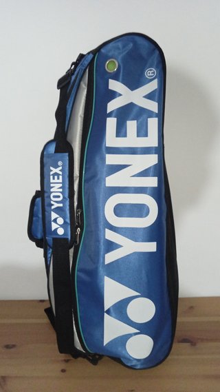 EQUIPO TENIS YONEX COMO NUEVO + FUNDA + PELOTAS.