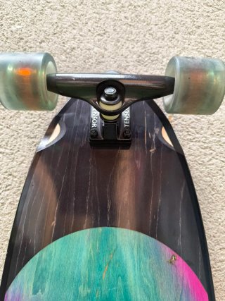 Longboard Globe con diseño degradado