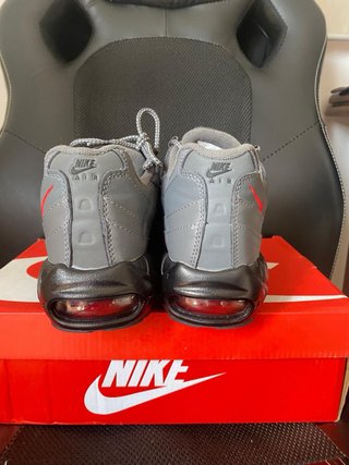 Nike Air Max 95 Gris y Rojo