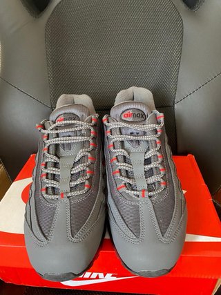 Nike Air Max 95 Gris y Rojo