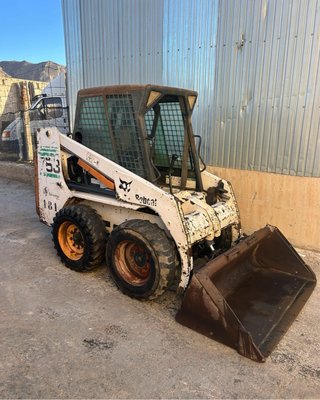 Bobcat minicargadora y retro alquiler
