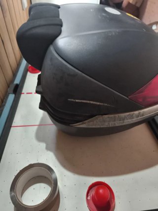 Top Case Givi 50 litros Negro y Rojo