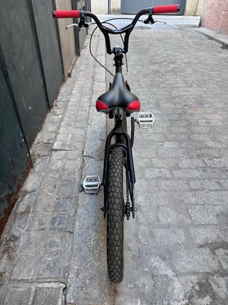 Bicicleta BMX Monty Negra