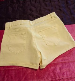 Pantalón corto amarillo Pimkie mujer