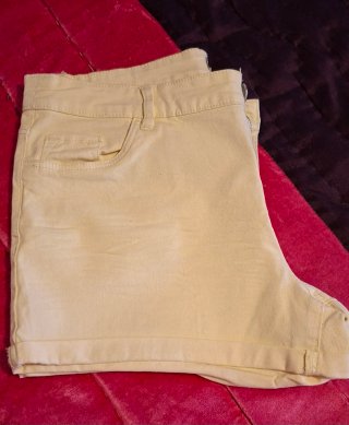 Pantalón corto amarillo Pimkie mujer