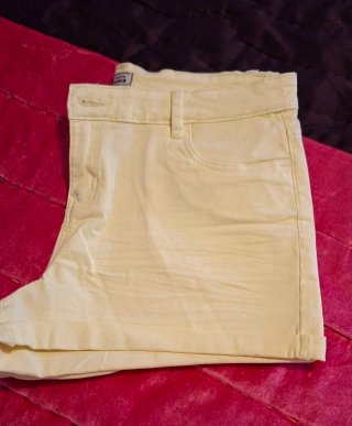 Pantalón corto amarillo Pimkie mujer