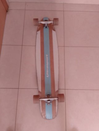 Skate largo para trucos