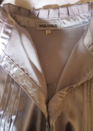 Blusa Morango Satén Plata Talla XL