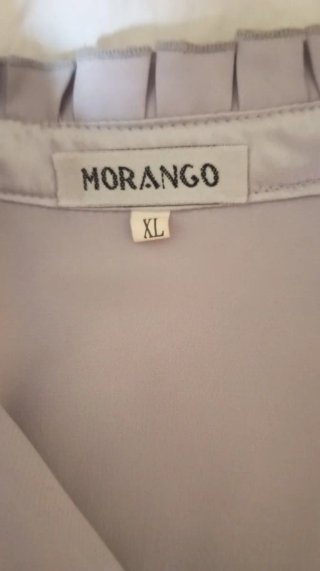 Blusa Morango Satén Plata Talla XL