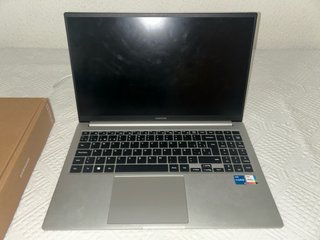Samsung Galaxy Book2 como nuevo