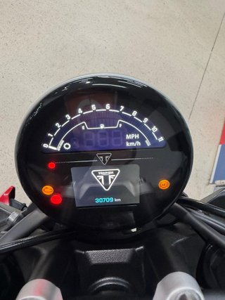Triumph Trident 660