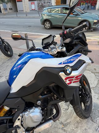 BMW F 750 GS acabado Sport con 7.500 km.