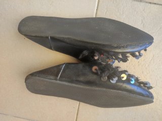 Babouches pelle nere con paillettes