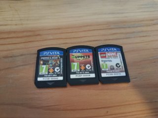 3 Giochi PS Vita: Minecraft, Muppets, Lego Marvel
