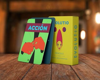 Mazo de cartas de oráculo, tipo tarot.
