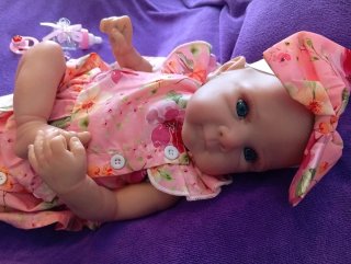 Bebé Reborn Vinilo y Tela con Peso