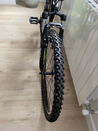 Bicicleta de Montaña BH Negra y Amarilla