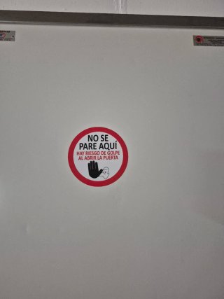 Puerta industrial frigorífico seguridad