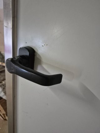 Puerta industrial frigorífico seguridad