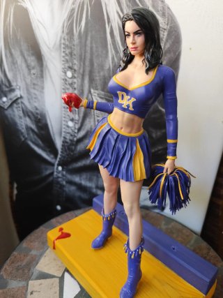 Figura Megan Fox Cheerleader Zombie