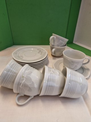 Juego de tazas de té y platos