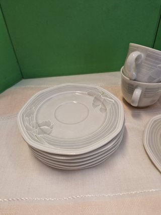 Juego de tazas de té y platos