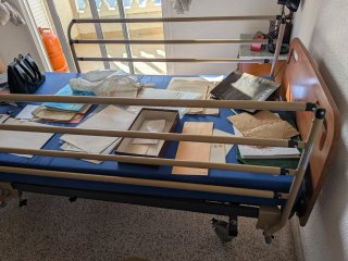 Cama articulada eléctrica para movilidad reducida