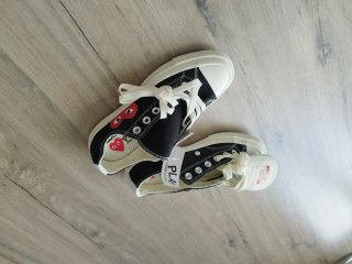 Converse x CDG Bambas Negras Corazón Rojo