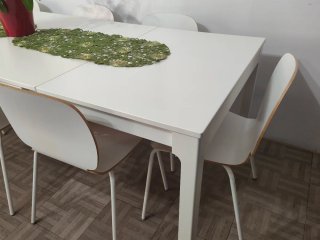 Mesa de Comedor Extensible con Sillas