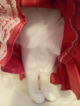 Muñeca de Porcelana Vestido Rojo