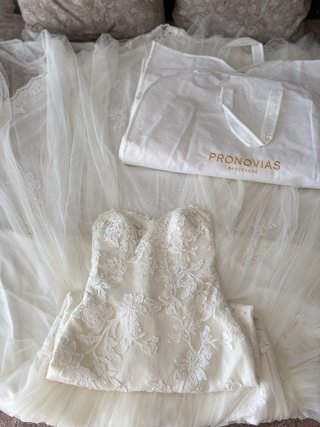 Abito da sposa originale Pronovias con custodia