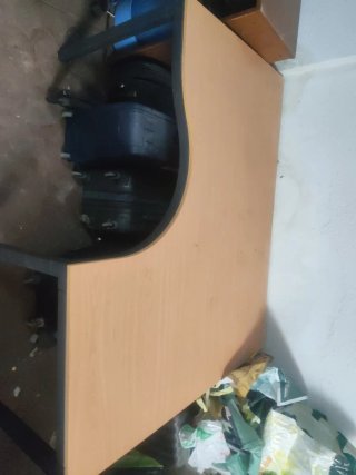 Mesa de oficina/despacho madera y metal