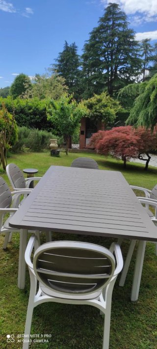 Set Tavolo e 6 Sedie da Giardino