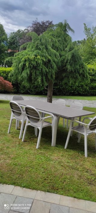 Set Tavolo e 6 Sedie da Giardino