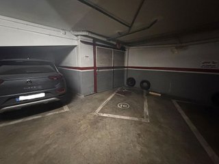 Garaje en alquiler en Eixample Nord – La Devesa en Girona