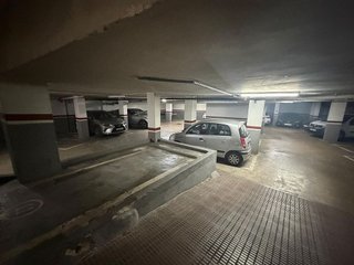 Garaje en alquiler en Eixample Nord – La Devesa en Girona