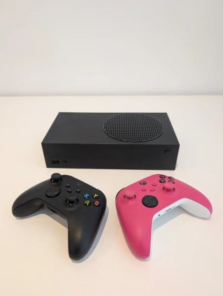 Xbox Series S 1TB + 2 mandos