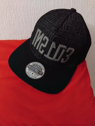 Gorra M2-103 Fitted Caps Negra Sin Estrenar