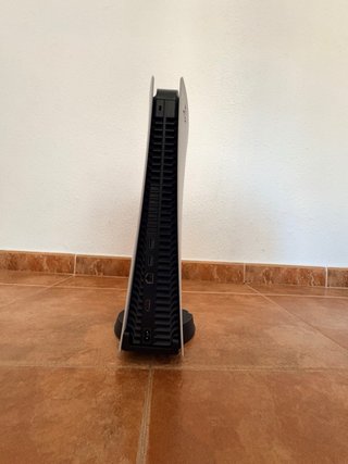 Consola PlayStation 5 + 2 Mandos y  4 Juegos