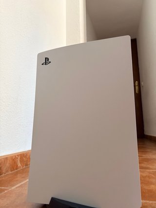 Consola PlayStation 5 + 2 Mandos y  4 Juegos